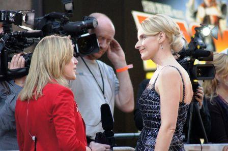 LONDON - September 22: Elizabeth Gilbert At Eat Prey Love Movie Premiere